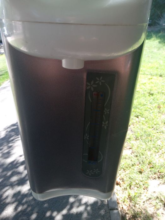 Продам термопот Elenberg на запчасти