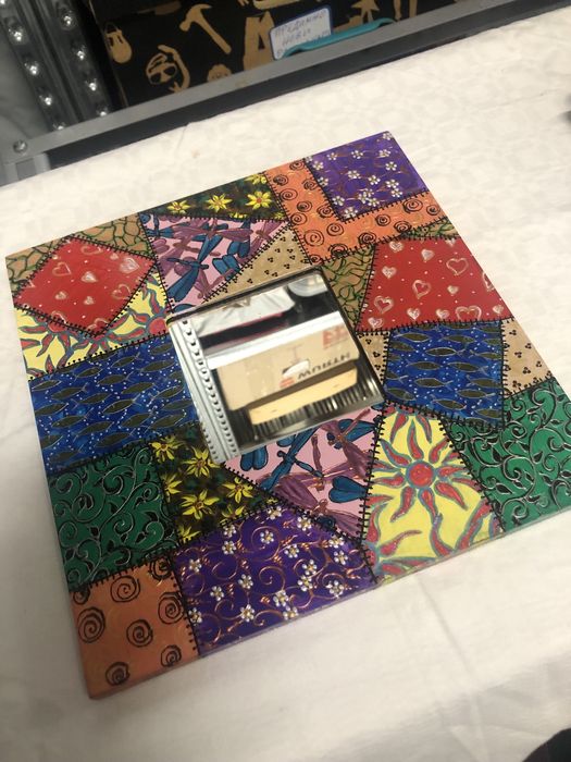 ОГЛЕДАЛО  - Художествено Произведение