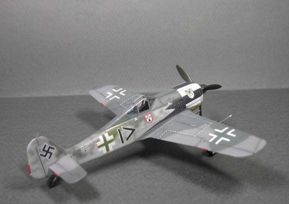 Сборная модель самолета Фокке-Вульф Fw 190 A4 (Звезда, 1/72)