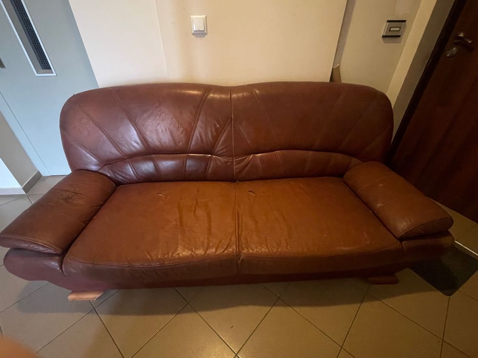 Холна гарнитура – диван + 2 стола (надрани от котки, за ремонт)