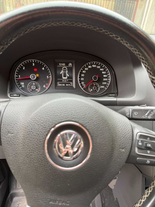 VOLKSWAGEN Touran 2012 — imagine 2
