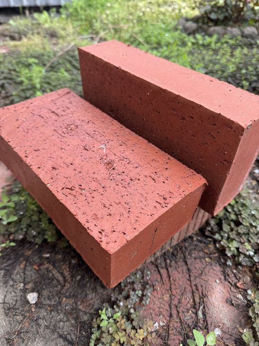 Красный жженый керамический строительный кирпич,