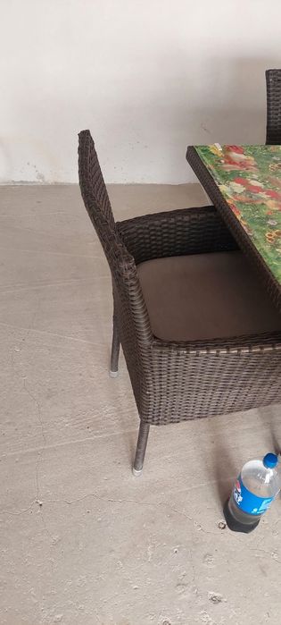 Vand masă + 6 scaune din Ratan