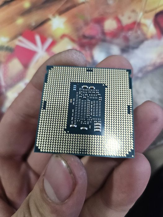 Процесор Intel I3 8100