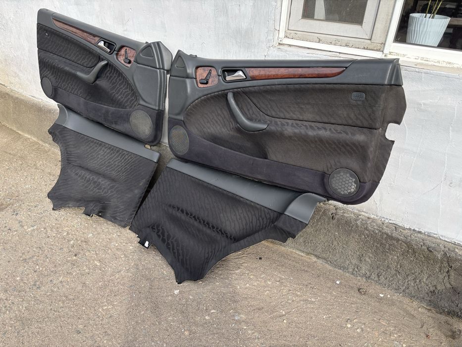 Дверные карты мерседес CLK 208