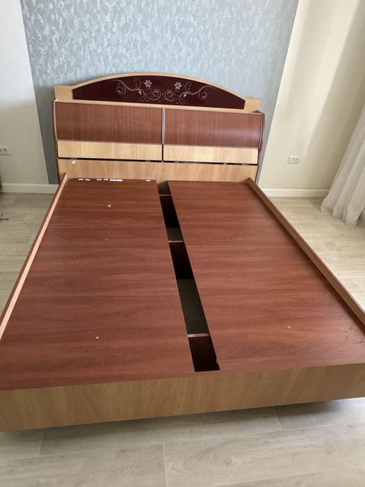 Отдам двуспальную кровать в добрые руки