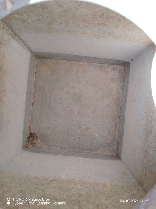 Продавам метални варели и железен казан