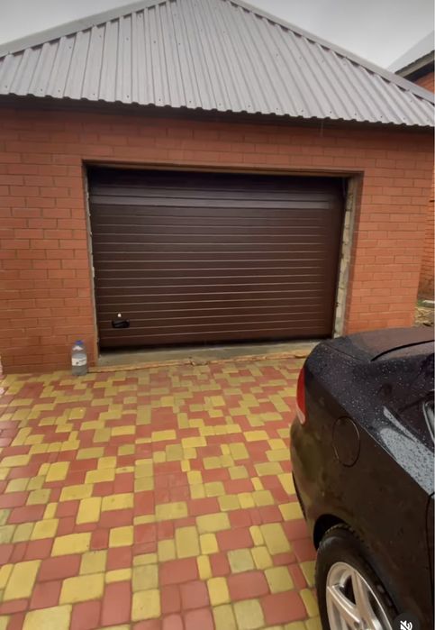 Ворота секционные в гараж  в наличии