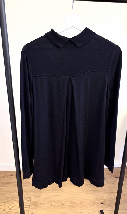 COS 100% фина вълна с плисе отзад