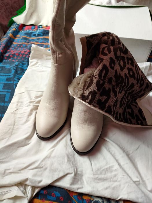 Сапоги светлые натуральная кожа