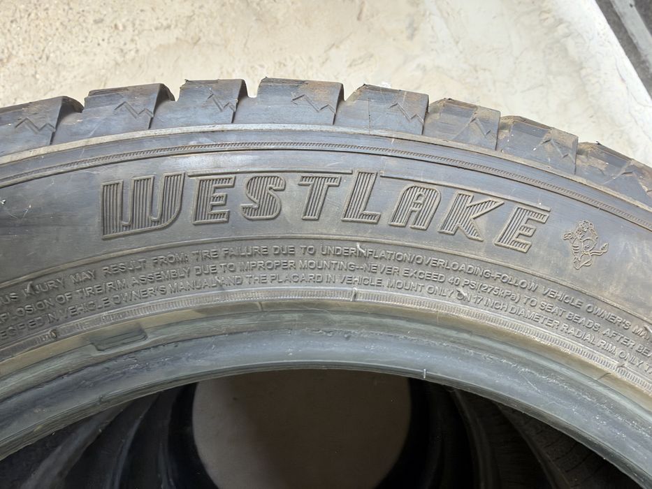 Зимние шины 215/55 R17