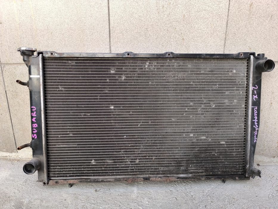 Радиатор на Subaru legacy 1997 г