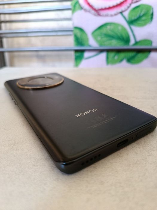 Продаю свой HONOR X 9B