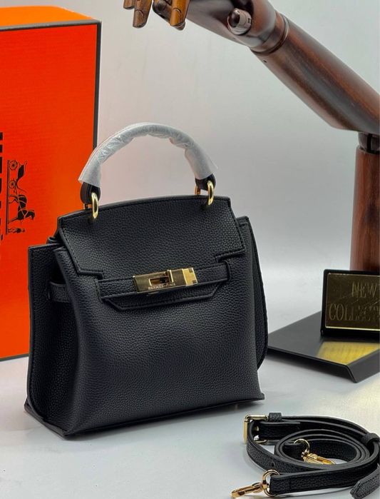 Geanta Hermes noua !!! Dimensiuni 22/18 !!!