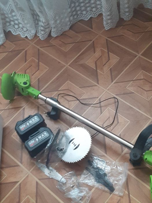 Продам тример садовый
