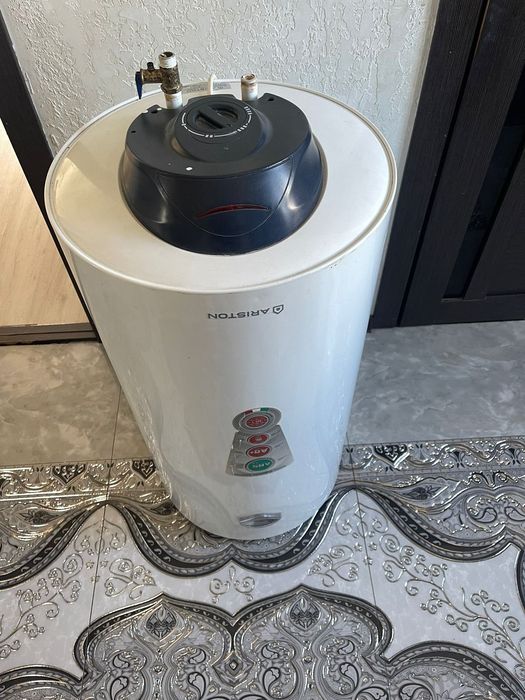 Водонагреватель, аристон