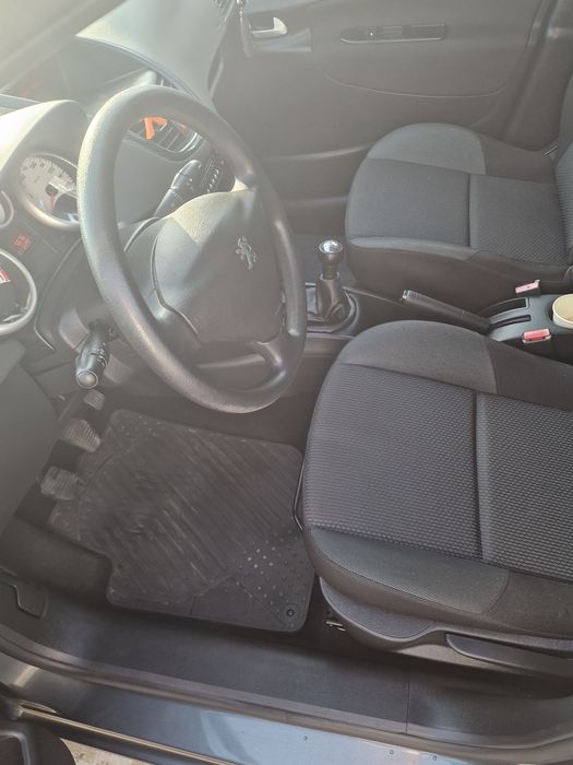 Peugeot 207 1.4 benzina
