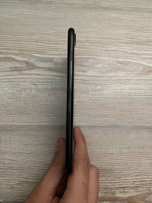 Продам Iphone 7+