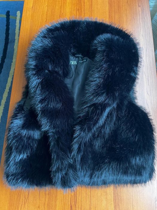 Vesta blana artificiala Zara