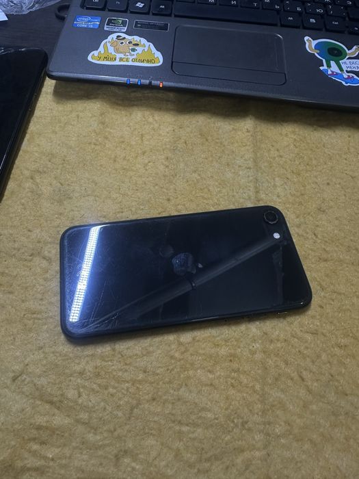 Iphone se gen 2  (2020) (128 gb)