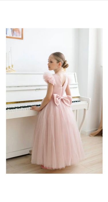 Платье на девочку