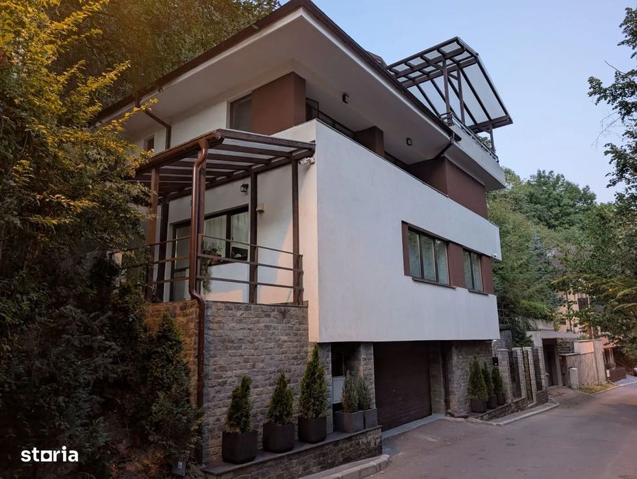Reședință exclusivistă cu panoramă spectaculoasă – Drumul Poienii, BV