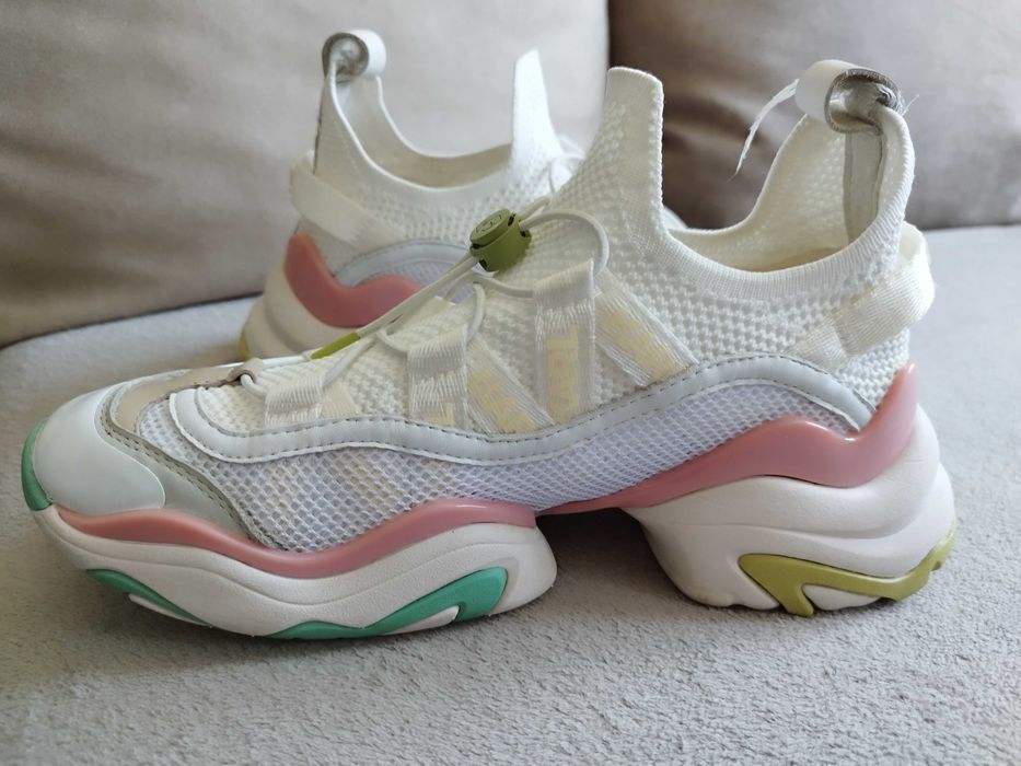 Нова цена-150лв Дамски Karl Lagerfeld