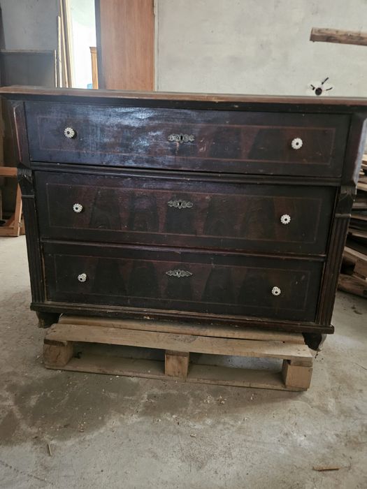 Mobila vintage de brad