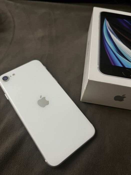 IPhone se 2020 в идеальном состоянии