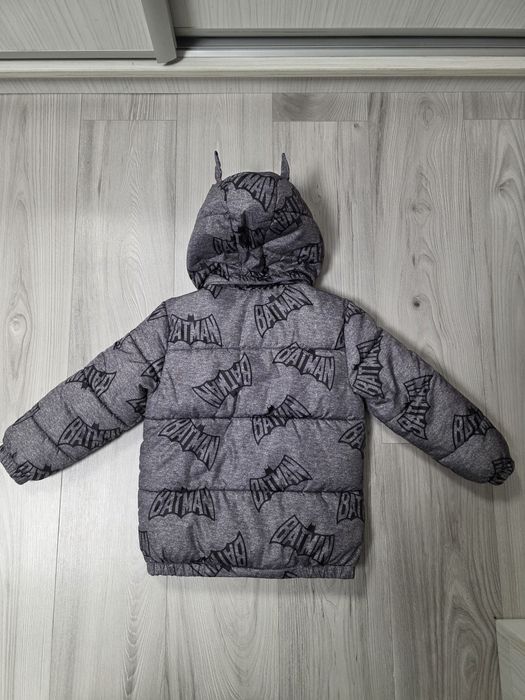Geaca de iarnă H&M (BATMAN)mar.116(5-6ani)