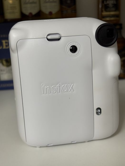 Fujifilm Instax mini 12 белый