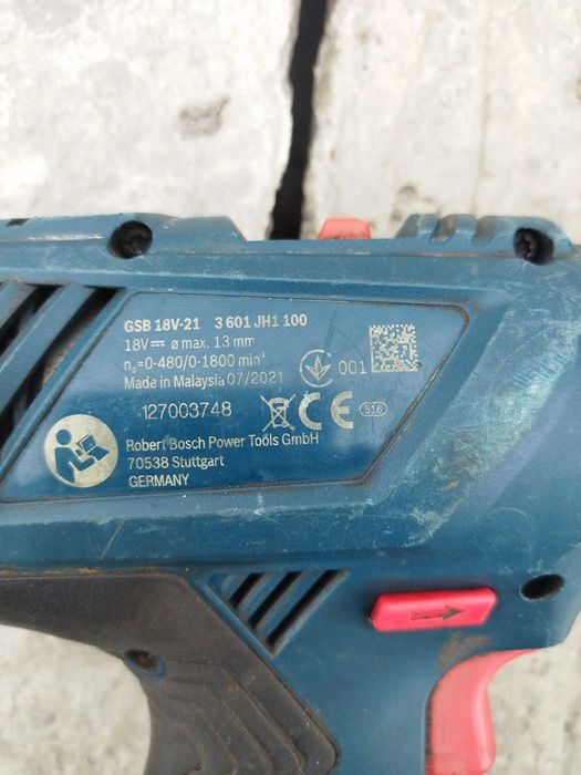 Vînd filetanta bosch cu percuție.