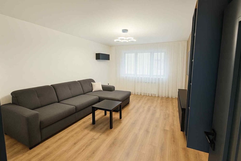 Продава се Тристаен апартамент в София, Център - 109 кв.м за 2615 €/кв.м - Снимка #2