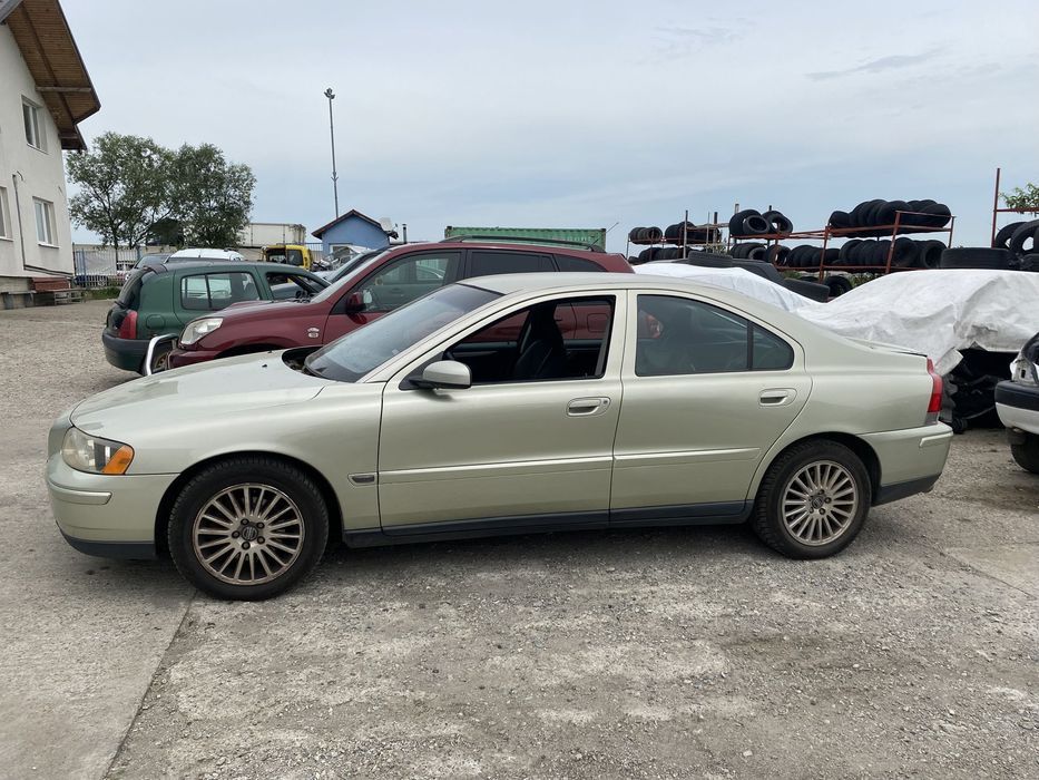 Dezmembrez piese Volvo S60