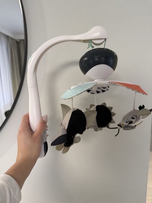 Tiny love Музикална въртележка