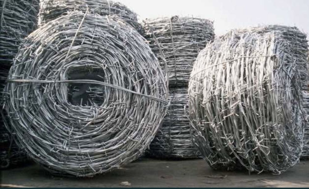 Колючая проволока и егоза наилучшая защита от несанкционированного