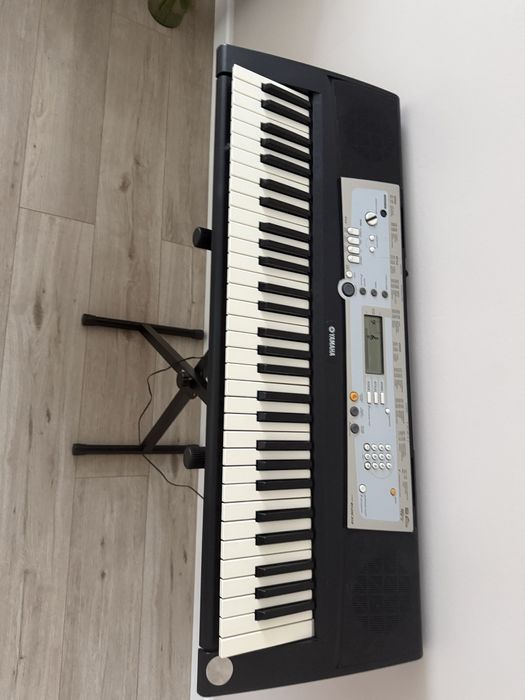 Синтезатор YAMAHA