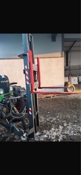 Vând braț de stivuitor care se prinde în tiranți