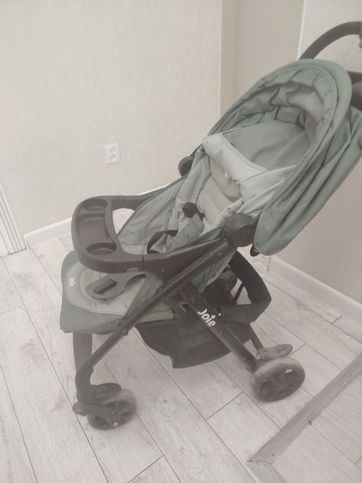 Продам коляску фирмы Joie