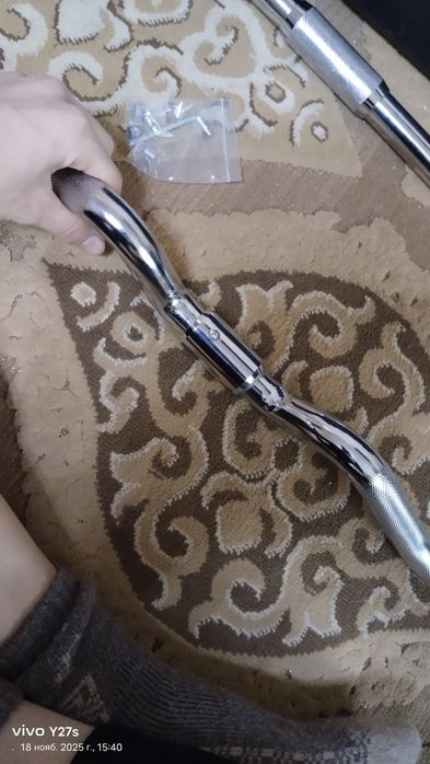 набор гантелей...