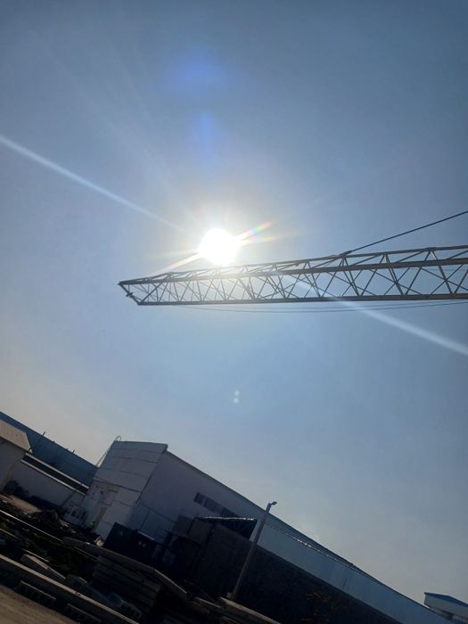 Кран Атличним рабочий башни срочна