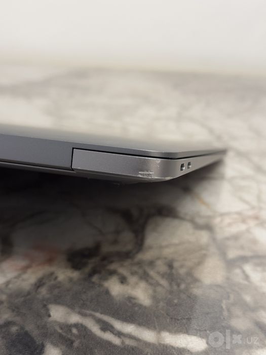 Продается Macbook Air 2020 M1 8/256gb
