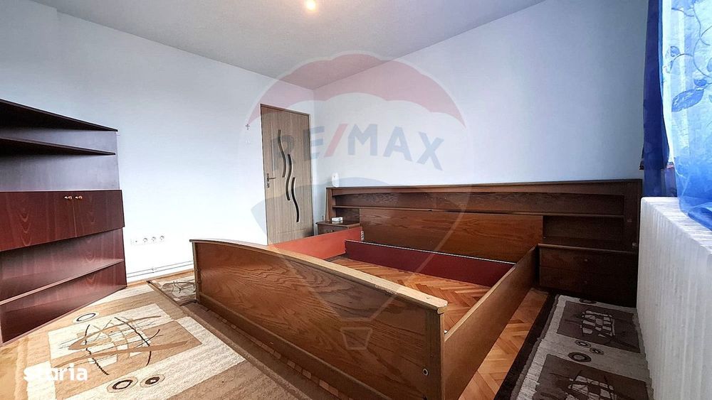 Apartament cu 2 camere de vânzare în zona Central Reghin