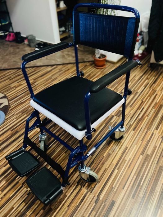 Scaun de dus pentru persoane cu handicap