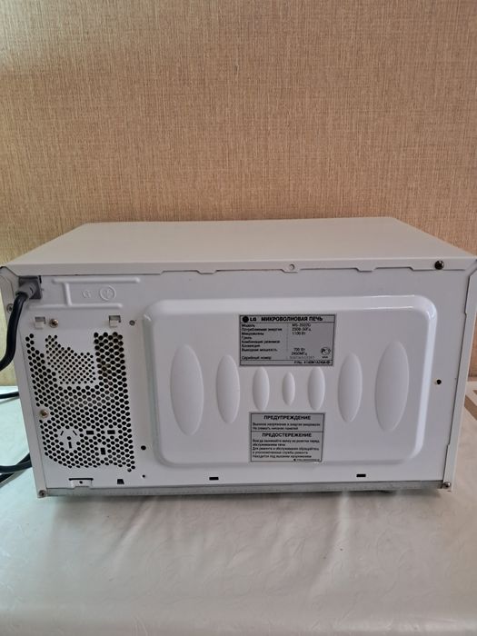 Продаётся микроволновая печь LG