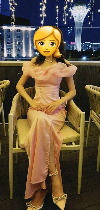 Вечернее,  нежное платье