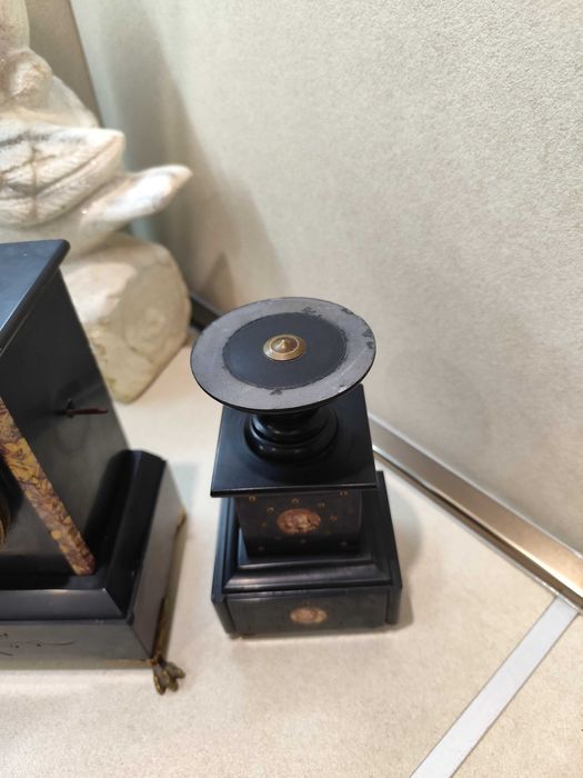 Каминен Френски часовник