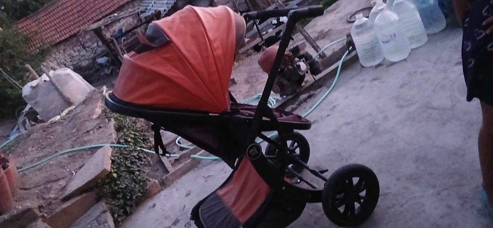 Продавам бебешка количка 2в1