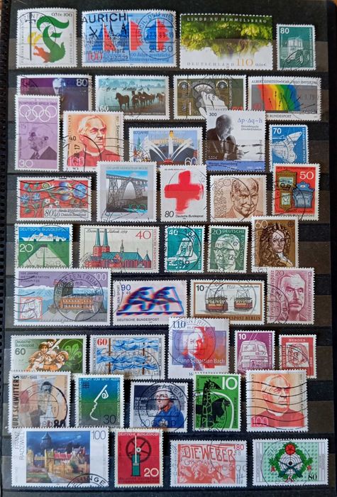 Продам альбом с марками