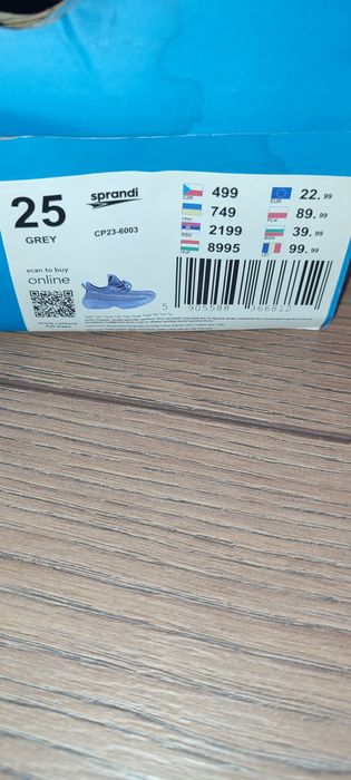 De vânzare adidași băieți din plasă nr. 25.